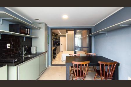 Studio para alugar com 34m², 1 quarto e sem vaga Studio para alugar com 34m², 1 quarto e sem vagaVaranda