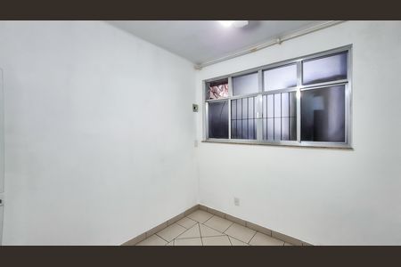 Quarto 2 de casa para alugar com 2 quartos, 400m² em Colégio, Rio de Janeiro