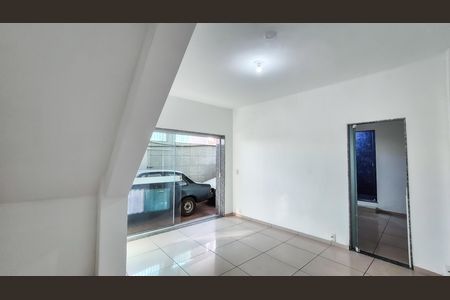Sala de casa para alugar com 2 quartos, 400m² em Colégio, Rio de Janeiro