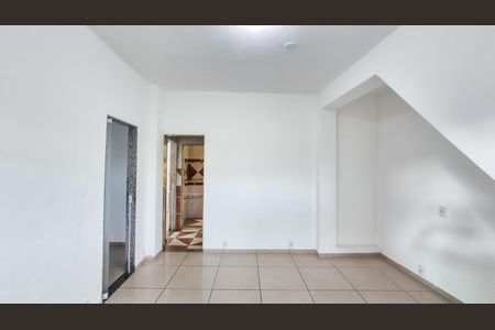 Sala de casa para alugar com 2 quartos, 400m² em Colégio, Rio de Janeiro