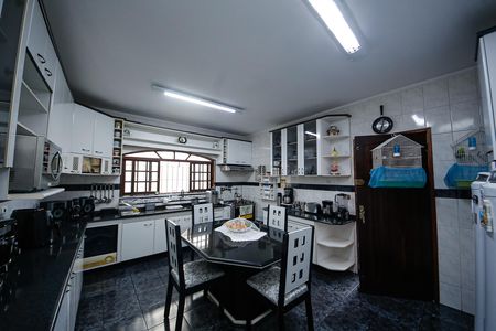 Casa para alugar com 299m², 2 quartos e 3 vagas