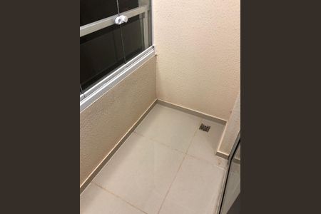 Apartamento à venda com 47m², 2 quartos e 1 vaga Apartamento à venda com 47m², 2 quartos e 1 vagaVaranda