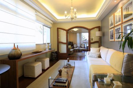 Apartamento à venda com 221m², 4 quartos e 4 vagasSala
