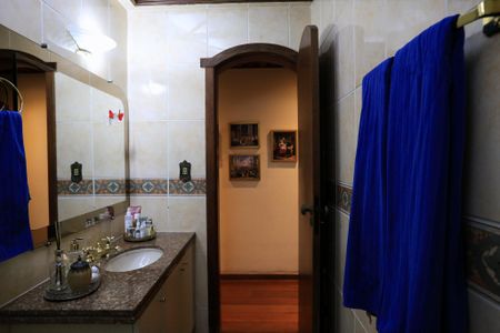 Apartamento à venda com 221m², 4 quartos e 4 vagasBanheiro