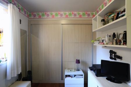 Apartamento à venda com 221m², 4 quartos e 4 vagasQuarto