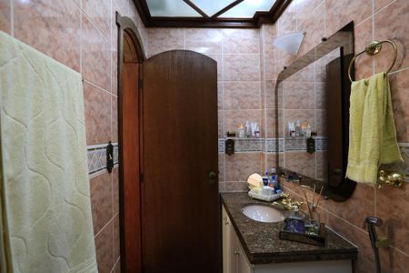 Apartamento à venda com 221m², 4 quartos e 4 vagasBanheiro da Suíte 1