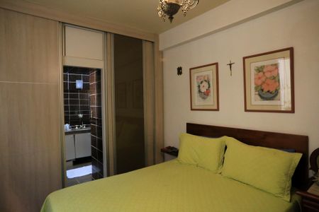 Apartamento à venda com 221m², 4 quartos e 4 vagasSuíte