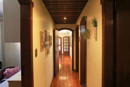 Apartamento à venda com 221m², 4 quartos e 4 vagasCorredor