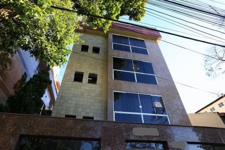 Apartamento à venda com 221m², 4 quartos e 4 vagasFachada