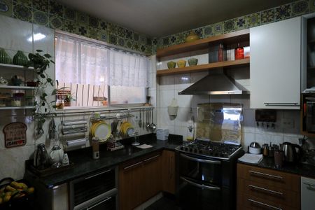 Apartamento à venda com 221m², 4 quartos e 4 vagasCozinha