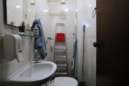 Apartamento à venda com 221m², 4 quartos e 4 vagasBanheiro de serviço