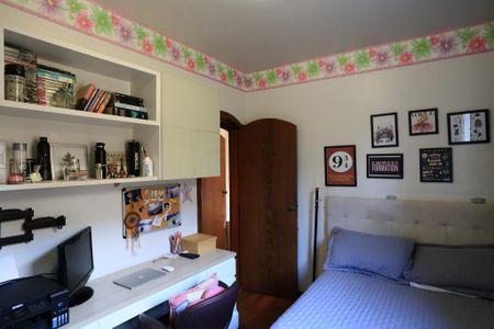 Apartamento à venda com 221m², 4 quartos e 4 vagasQuarto