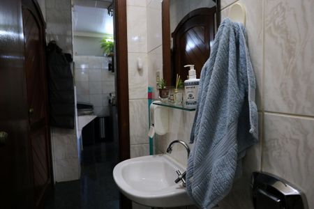 Apartamento à venda com 221m², 4 quartos e 4 vagasBanheiro de serviço