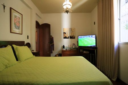 Apartamento à venda com 221m², 4 quartos e 4 vagasSuíte