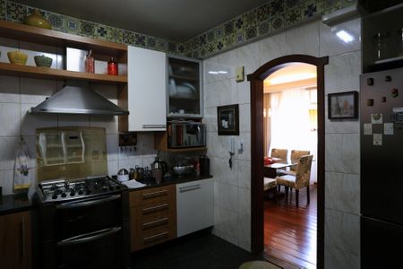 Apartamento à venda com 221m², 4 quartos e 4 vagasCozinha