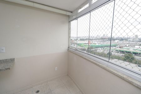 Apartamento à venda com 72m², 3 quartos e 1 vaga Apartamento à venda com 72m², 3 quartos e 1 vagaVaranda