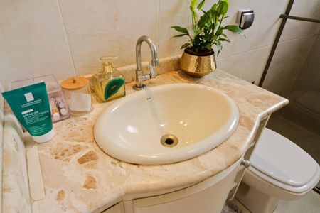 Apartamento à venda com 58m², 2 quartos e 1 vaga Apartamento à venda com 58m², 2 quartos e 1 vagaBanheiro
