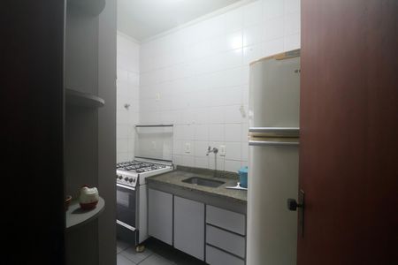 Cozinha de apartamento para alugar com 2 quartos, 70m² em Jardim Sao Miguel, Guarujá