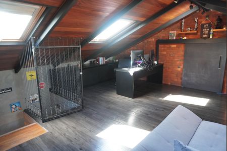 Casa de condomínio para alugar com 300m², 3 quartos e 4 vagasEscritório