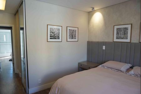 Casa de condomínio para alugar com 300m², 3 quartos e 4 vagasSuite 3