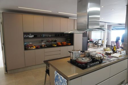 Casa de condomínio para alugar com 300m², 3 quartos e 4 vagasCozinha