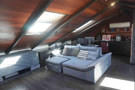 Casa de condomínio para alugar com 300m², 3 quartos e 4 vagasSala de TV