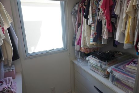 Casa de condomínio para alugar com 300m², 3 quartos e 4 vagasCloset da suíte 2