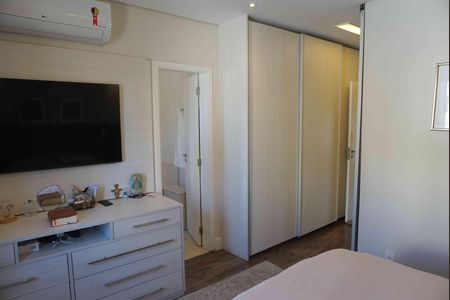Casa de condomínio para alugar com 300m², 3 quartos e 4 vagasSuite 3