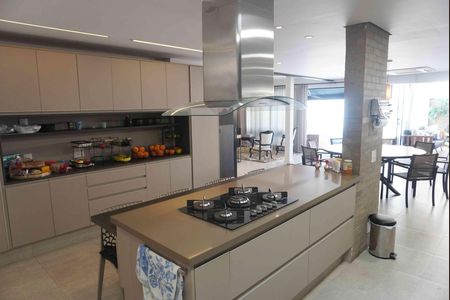 Casa de condomínio para alugar com 300m², 3 quartos e 4 vagasCozinha