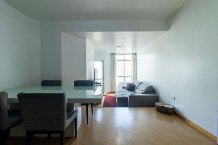 Apartamento à venda com 138m², 3 quartos e 1 vaga Apartamento à venda com 138m², 3 quartos e 1 vagaSala