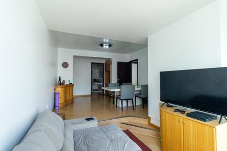 Apartamento à venda com 138m², 3 quartos e 1 vaga Apartamento à venda com 138m², 3 quartos e 1 vagaSala