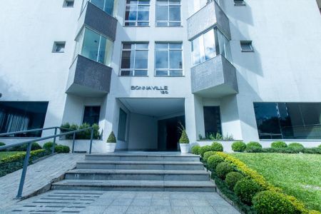 Apartamento à venda com 138m², 3 quartos e 1 vaga Apartamento à venda com 138m², 3 quartos e 1 vagaFachada