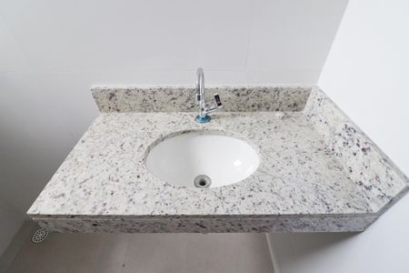 Apartamento à venda com 49m², 2 quartos e sem vaga Apartamento à venda com 49m², 2 quartos e sem vagaBanheiro Social