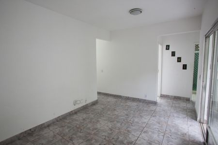 Apartamento à venda com 75m², 2 quartos e 1 vagaSala