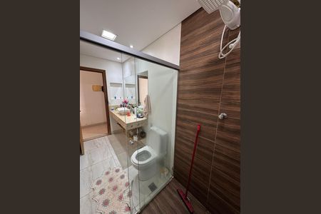Casa à venda com 400m², 5 quartos e 2 vagas Casa à venda com 400m², 5 quartos e 2 vagasBanheiro 1