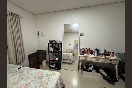 Casa à venda com 400m², 5 quartos e 2 vagas Casa à venda com 400m², 5 quartos e 2 vagasQuarto 2