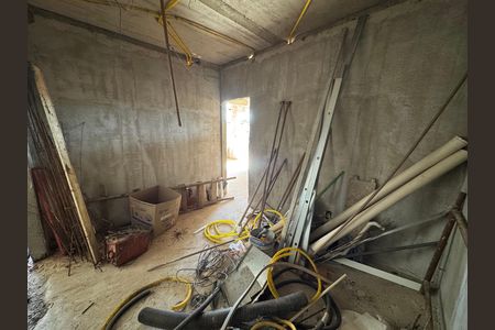 Casa à venda com 400m², 5 quartos e 2 vagas Casa à venda com 400m², 5 quartos e 2 vagasQuarto 3