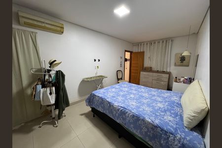 Casa à venda com 400m², 5 quartos e 2 vagas Casa à venda com 400m², 5 quartos e 2 vagasQuarto 1