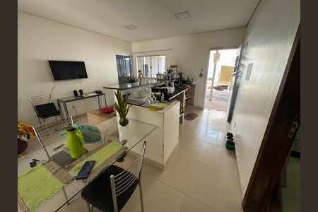 Casa à venda com 400m², 5 quartos e 2 vagas Casa à venda com 400m², 5 quartos e 2 vagasCozinha