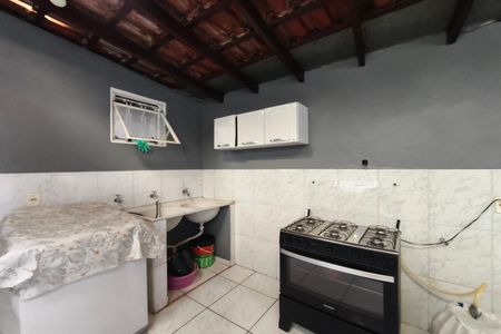 Casa à venda com 166m², 2 quartos e 6 vagas Casa à venda com 166m², 2 quartos e 6 vagasCozinha e Área de Serviço