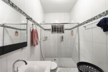 Casa à venda com 166m², 2 quartos e 6 vagas Casa à venda com 166m², 2 quartos e 6 vagasBanheiro