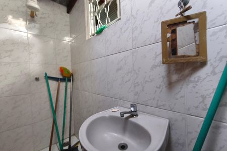 Banheiro de serviço de casa à venda com 2 quartos, 166m² em Vila Aeroporto, Campinas