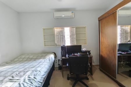 Casa à venda com 166m², 2 quartos e 6 vagas Casa à venda com 166m², 2 quartos e 6 vagasQuarto 2