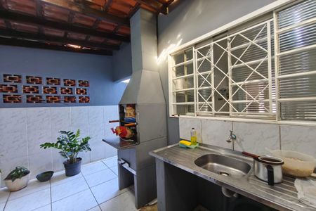Casa à venda com 166m², 2 quartos e 6 vagas Casa à venda com 166m², 2 quartos e 6 vagasCozinha e Área de Serviço