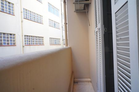 Apartamento à venda com 68m², 2 quartos e sem vaga Apartamento à venda com 68m², 2 quartos e sem vagaVaranda
