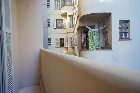 Apartamento à venda com 68m², 2 quartos e sem vaga Apartamento à venda com 68m², 2 quartos e sem vagaVaranda