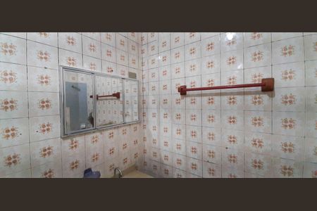 Casa para alugar com 150m², 2 quartos e 1 vaga Casa para alugar com 150m², 2 quartos e 1 vagaBanheiro