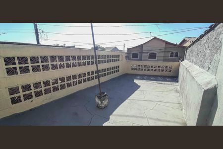 Área externa de casa para alugar com 2 quartos, 150m² em Km 18, Osasco