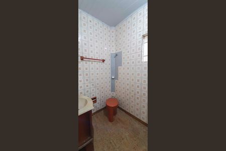 Banheiro de casa para alugar com 2 quartos, 150m² em Km 18, Osasco
