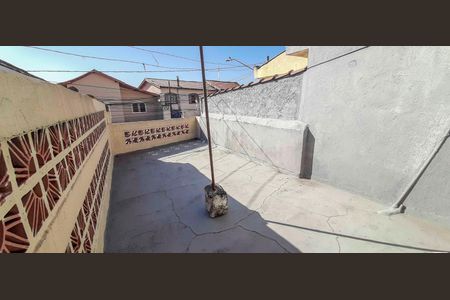 Varanda de casa para alugar com 2 quartos, 150m² em Km 18, Osasco